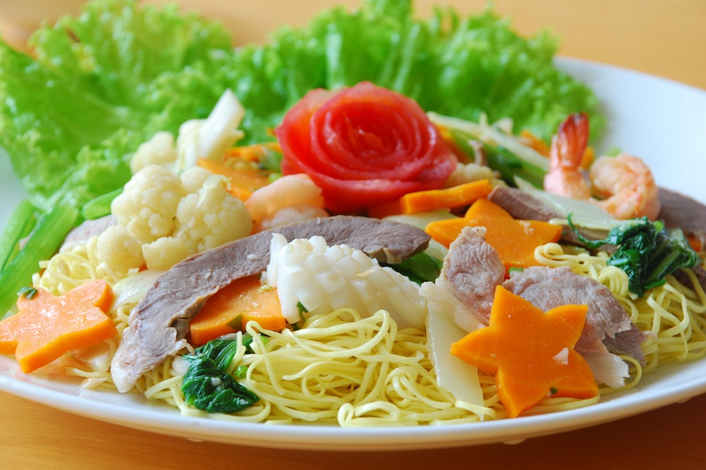 mì xào thập cẩm